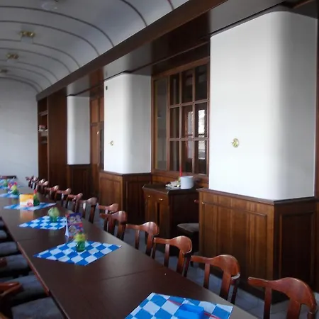 Hotel Im Bahnhof 3*